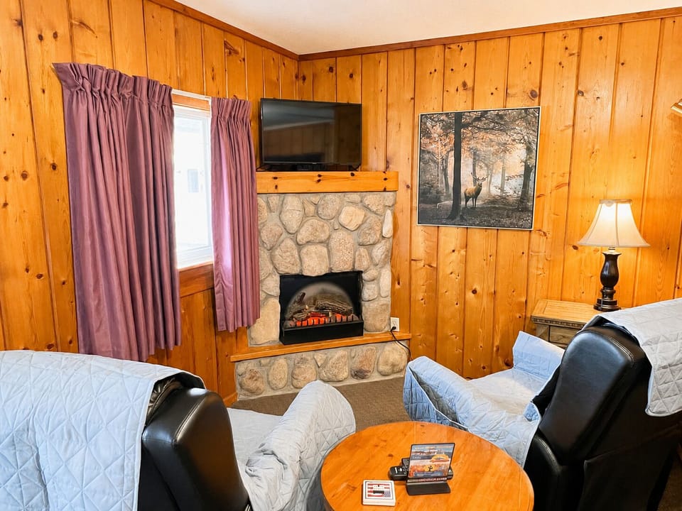 Deluxe Double Room, Ensuite (Fireplace) | Lounge