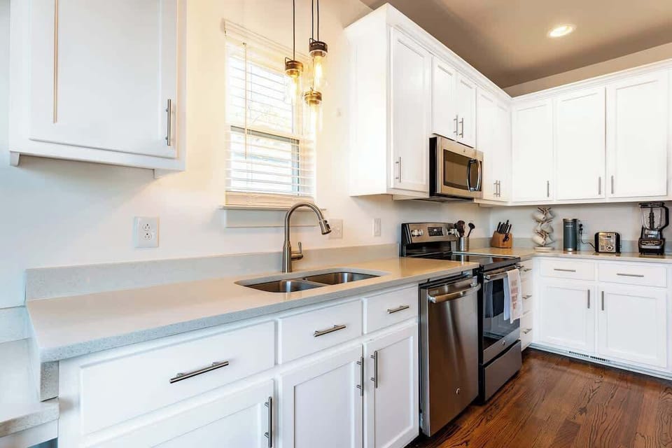 Whip up Nashville favorites in this stylish, modern kitchen with sleek finishes!
