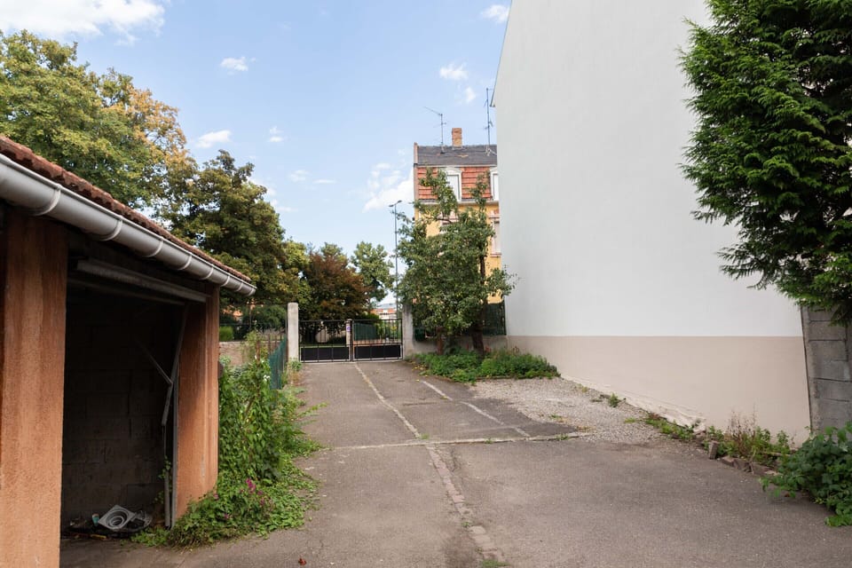private parking or garage in the courtyard