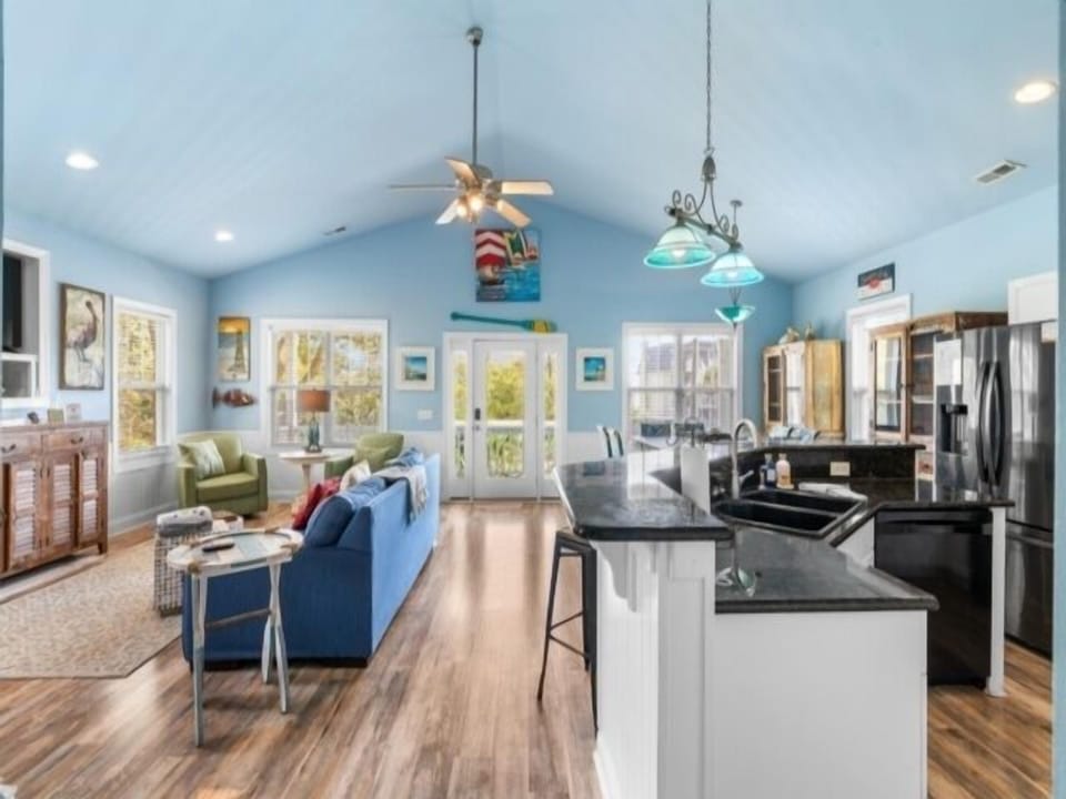 House, 5 Bedrooms | Interior