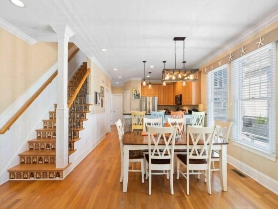 Townhome, 5 Bedrooms | Dining