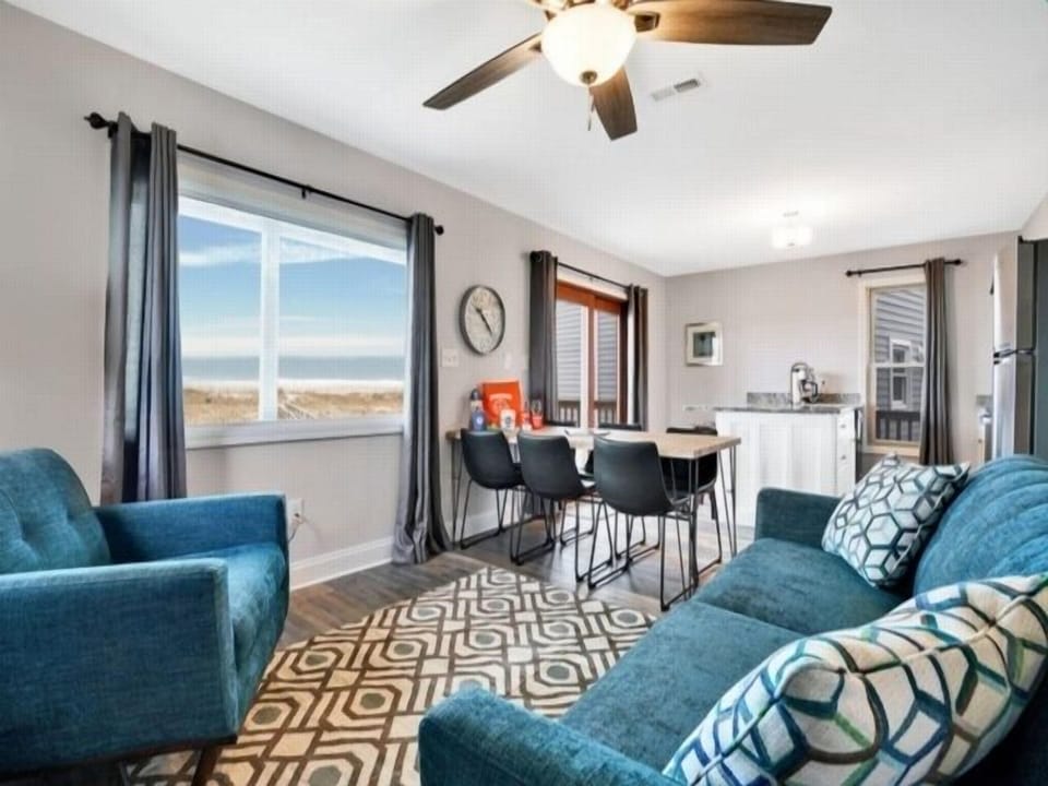 House, 3 Bedrooms | Living area
