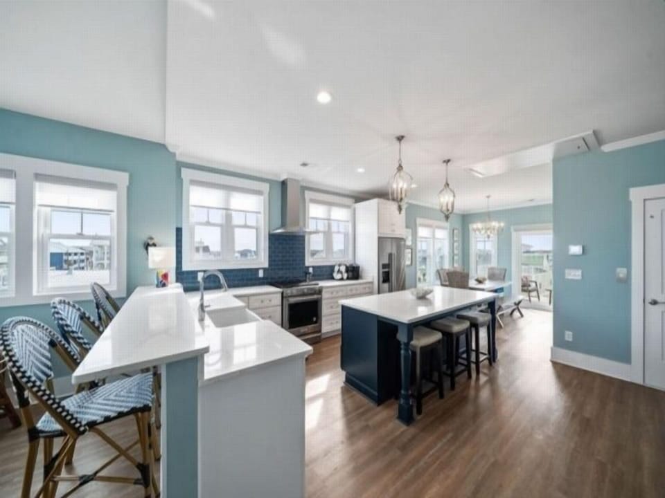 Townhome, 5 Bedrooms | Private kitchen | Fridge, oven, stovetop, coffee/tea maker