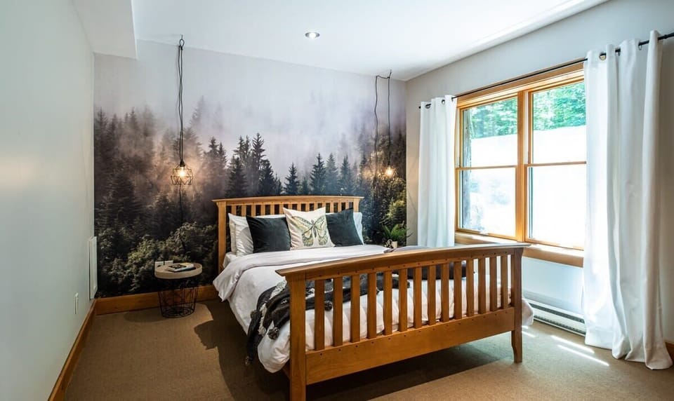 Queen bedroom