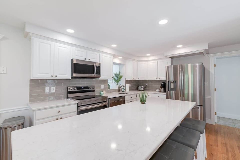 Create lasting memories with loved ones in this welcoming space, designed for unforgettable moments with family and friends!