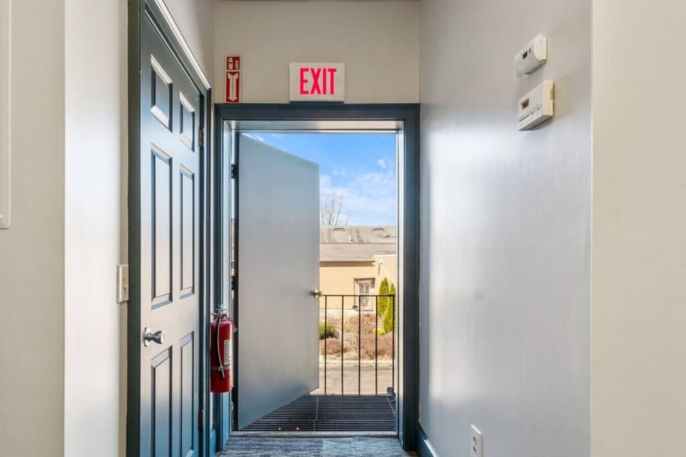 Emergency exit staircase