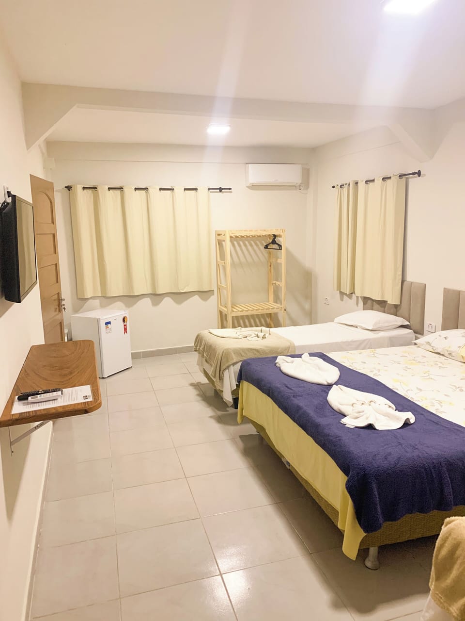 Comfort Quadruple Room | Blackout drapes, free WiFi, bed sheets