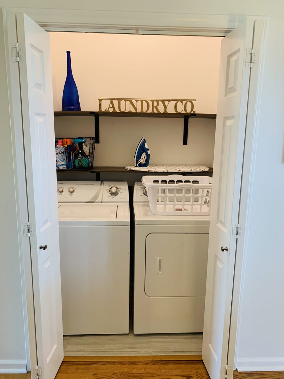 Washer/dryer area off the kitchen.