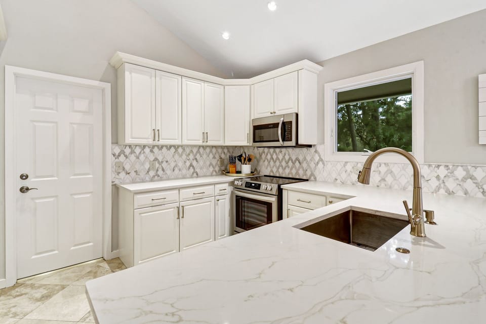 48 Willow Oak Rd W - Kitchen