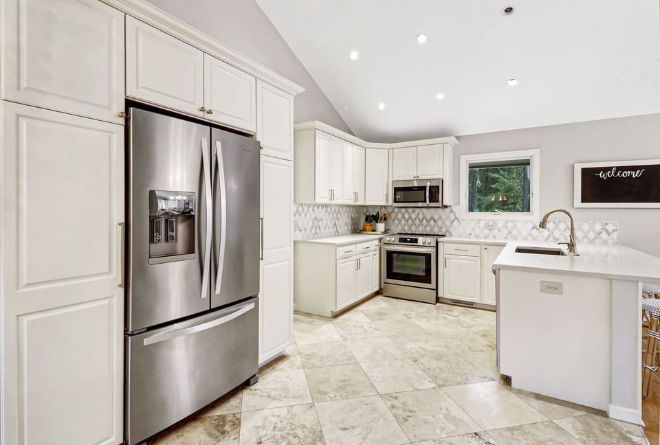 48 Willow Oak Rd W - Kitchen