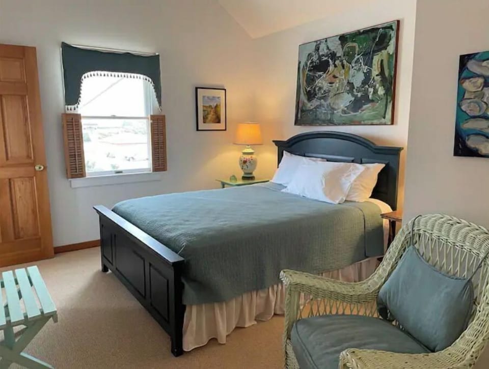 Upstairs Queen bedroom