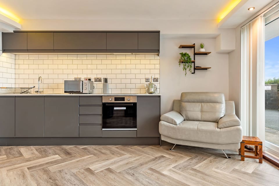 Direct Beach Access, Sea Views