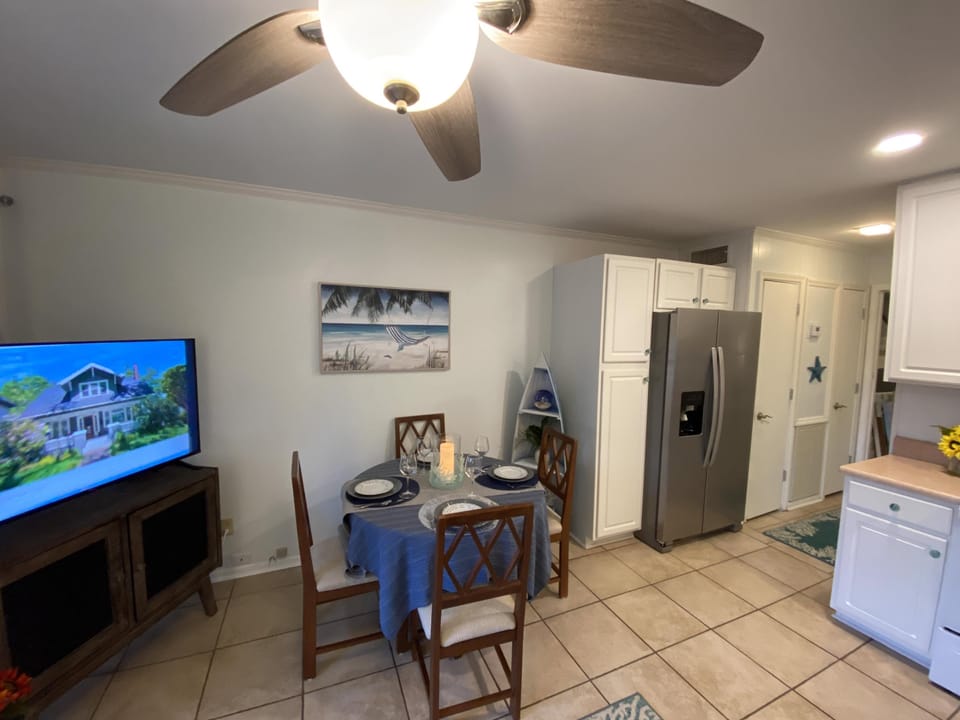 The dining table is perfect for 4 guests