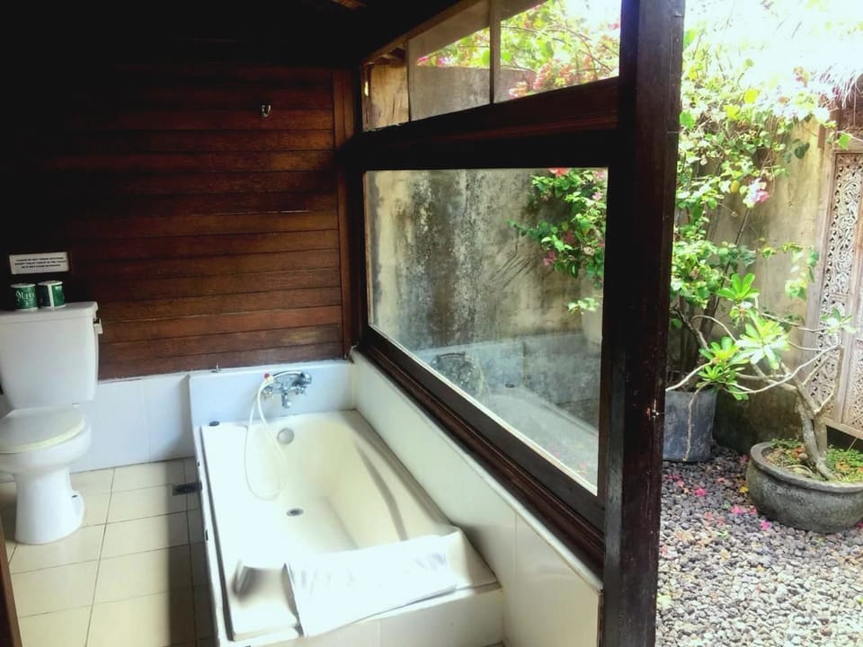 Villa Kayu | Bathroom | Towels