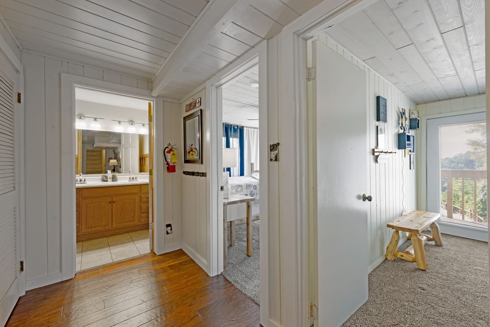 lower level hallway to bathroom and bedrooms