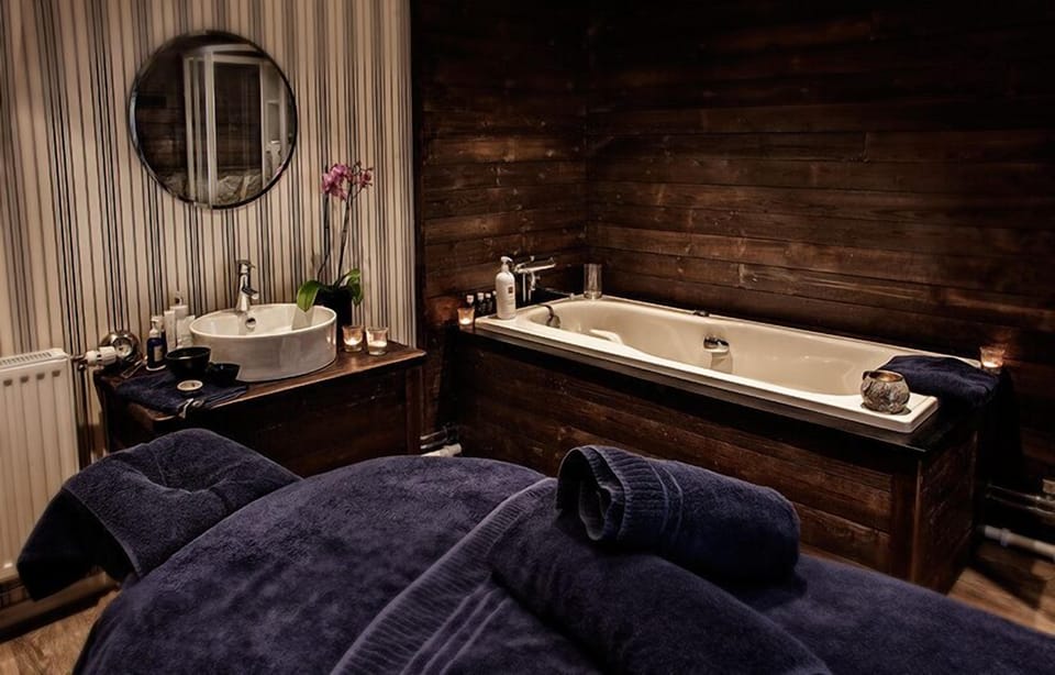 Sauna, body treatments, body wraps, body scrubs, facials