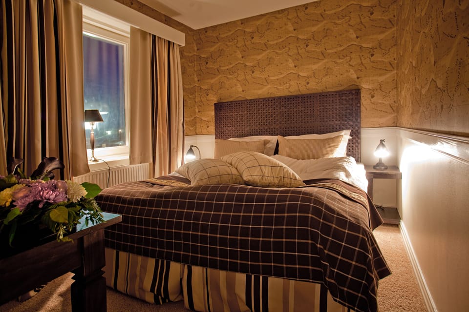 Suite | Cribs (surcharge), WiFi (free), bed sheets