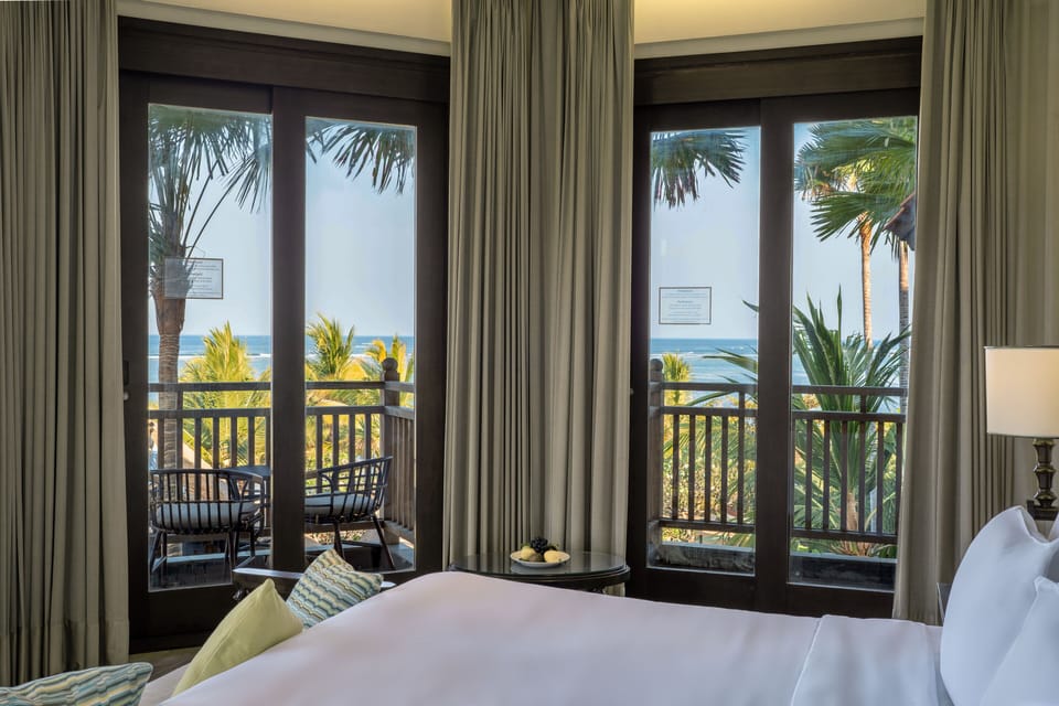 Suite, 1 King Bed, Sea View | Minibar, in-room safe, individually decorated, individually furnished