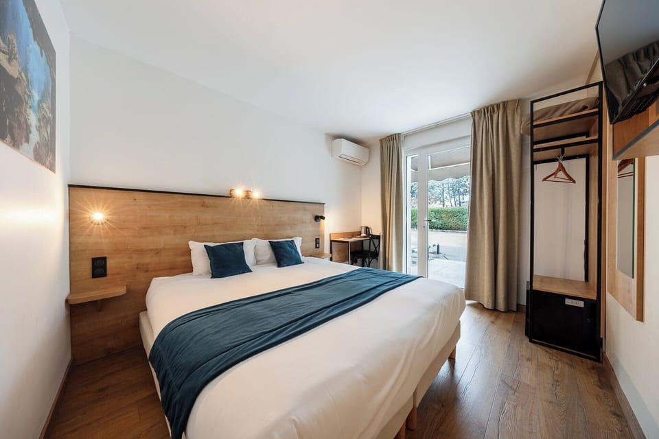 Double Room (Annexe ) | In-room safe, desk, soundproofing, free WiFi