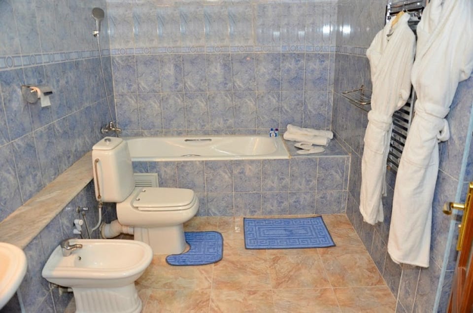 Bathtub