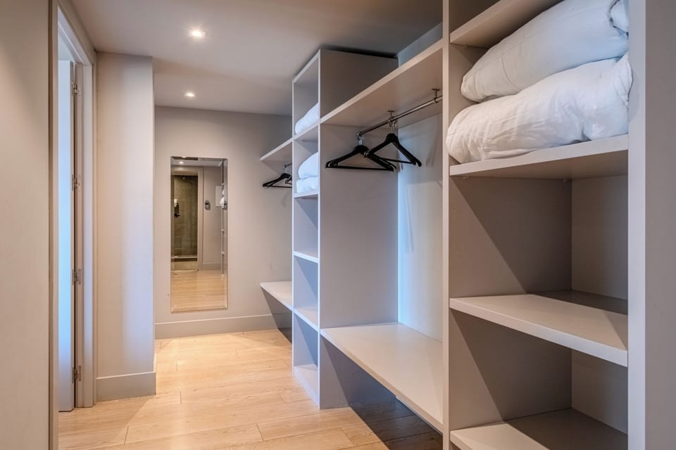 Apartment, 2 Bedrooms | In-room safe, laptop workspace, soundproofing, WiFi (free)