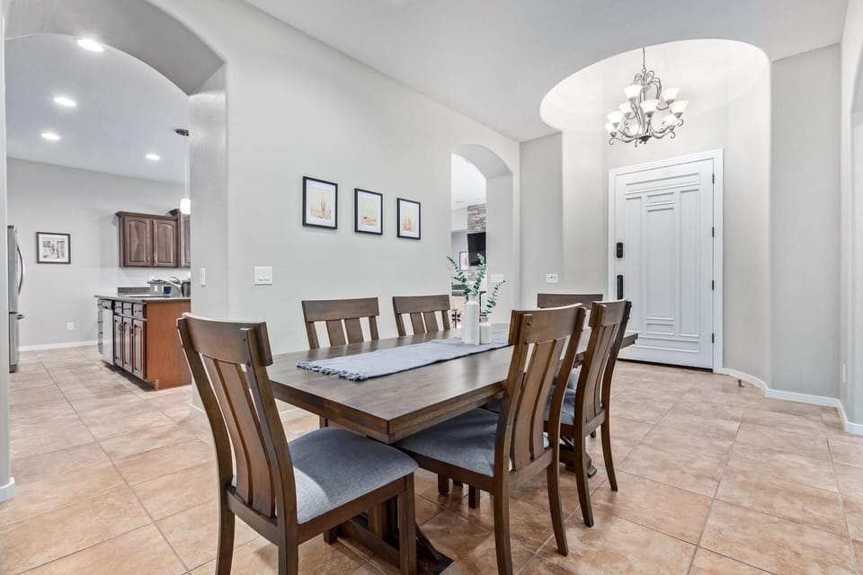 Formal Dining Room seats 6