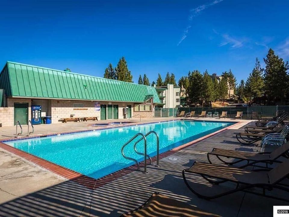 Community Pool &amp; Hot Tub available nearby