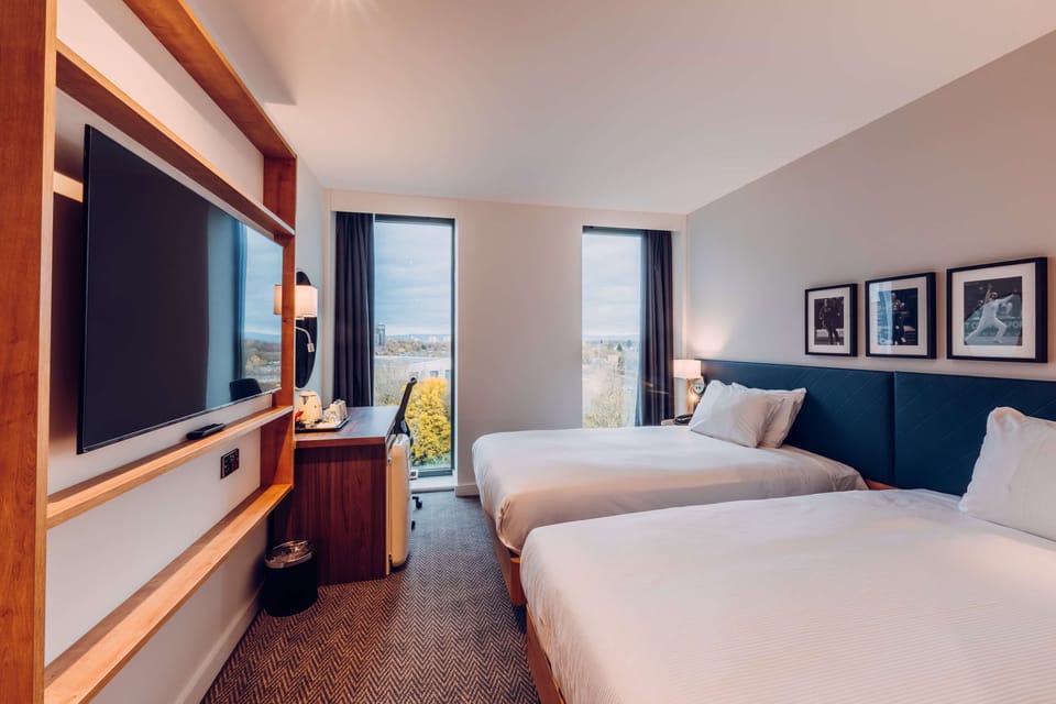 Room, 2 Twin Beds (with Lounge) | Egyptian cotton sheets, premium bedding, in-room safe, desk