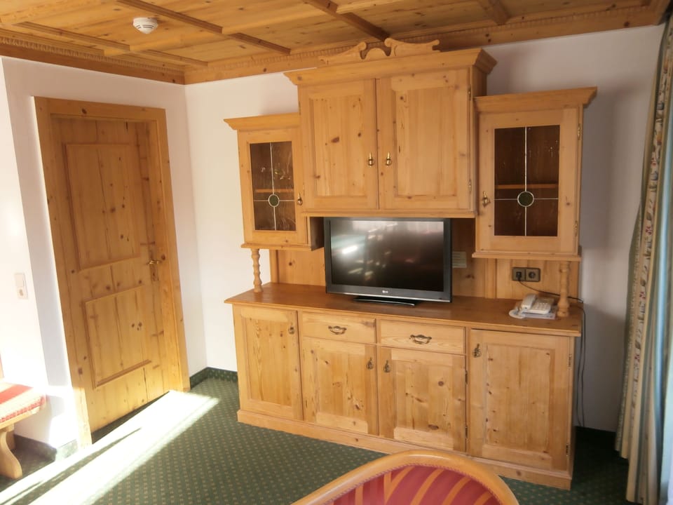 Apartment, 2 Bedrooms, Balcony (Seefeld) | Living room | Flat-screen TV