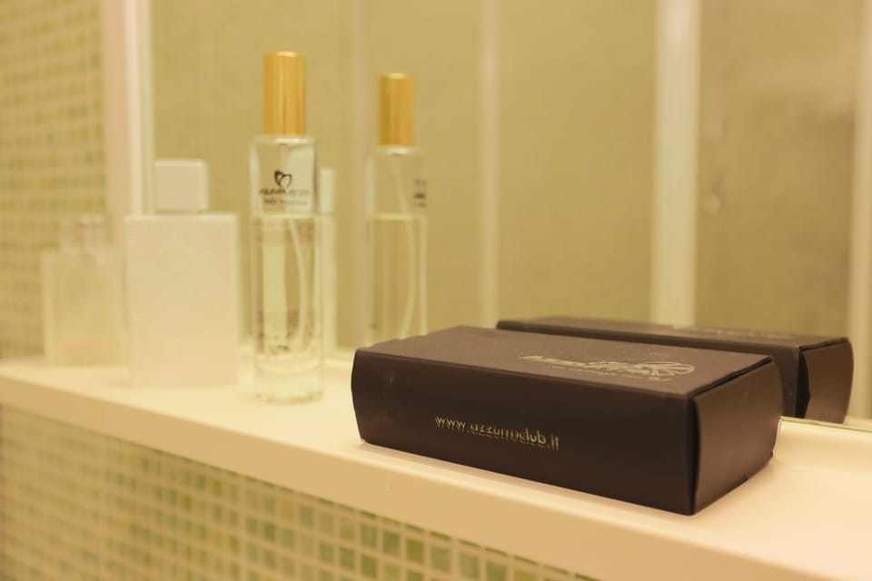 Triple Room | Bathroom | Shower, hair dryer, bidet, towels