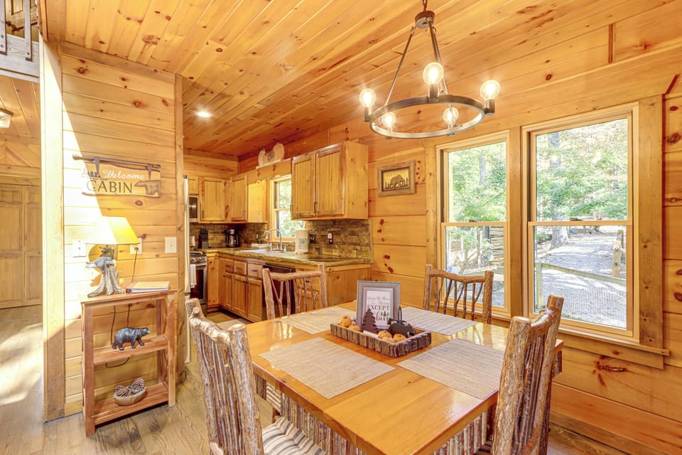 Dining Area | Dishware Provided