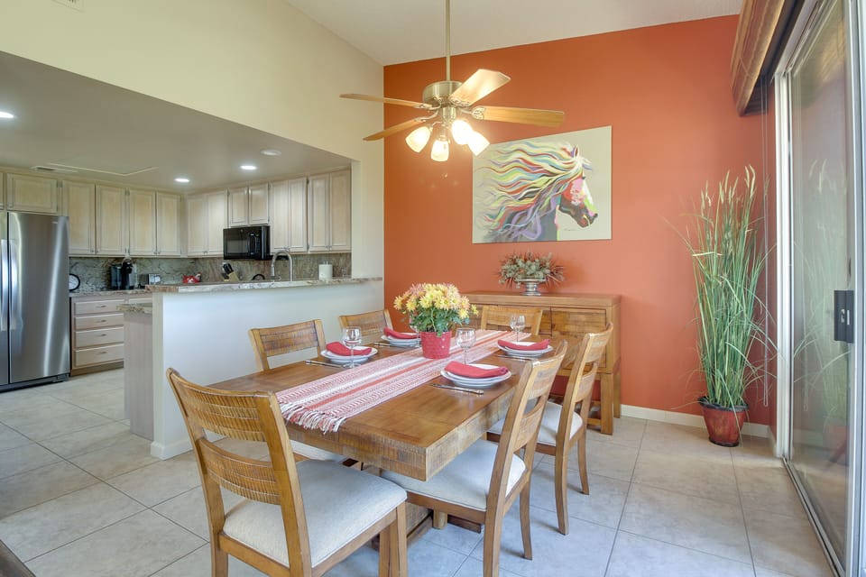 Dining Area | Dishes & Flatware Provided