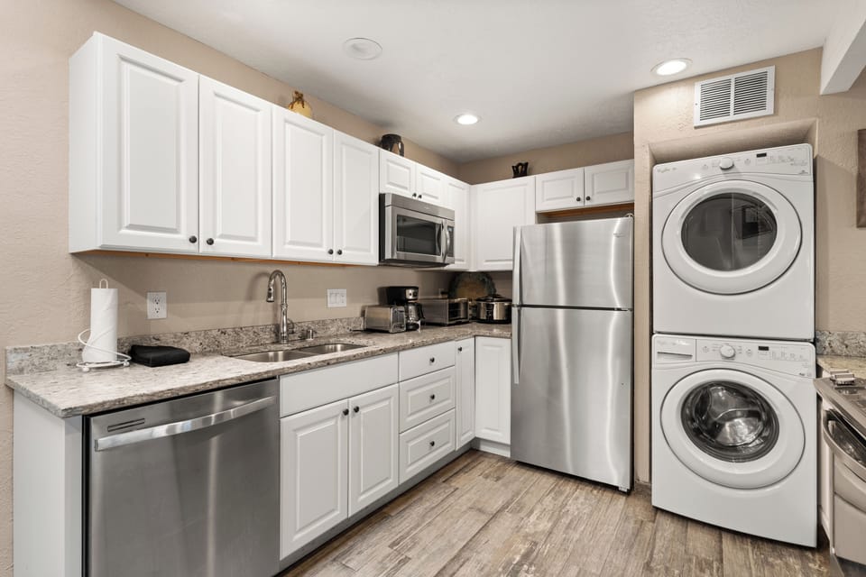 Kitchen / Laundry