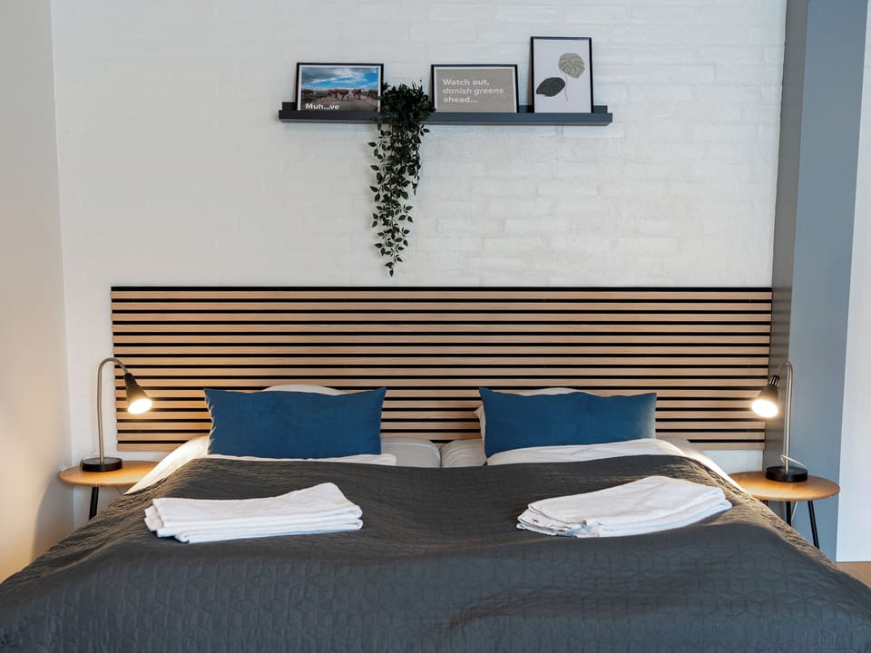 Family Room | Laptop workspace, soundproofing, WiFi (free), individually decorated