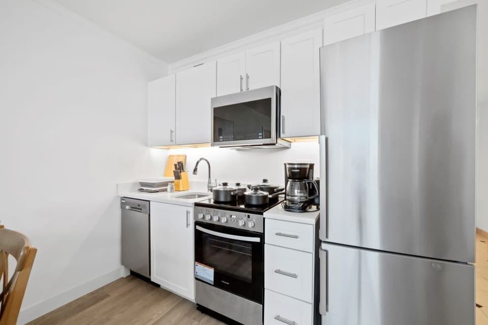 Fridge, microwave, oven, dishwasher