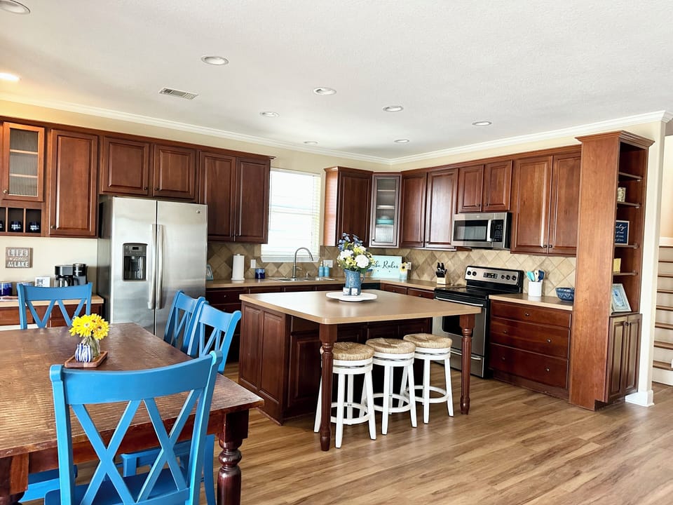 Open floor plan and large island perfect for entertaining!