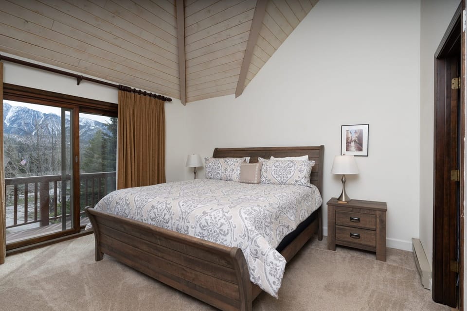 Master Bedroom-King 2nd floor