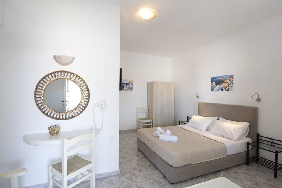 Standard Double Room | Soundproofing, iron/ironing board, free cribs/infant beds, free WiFi