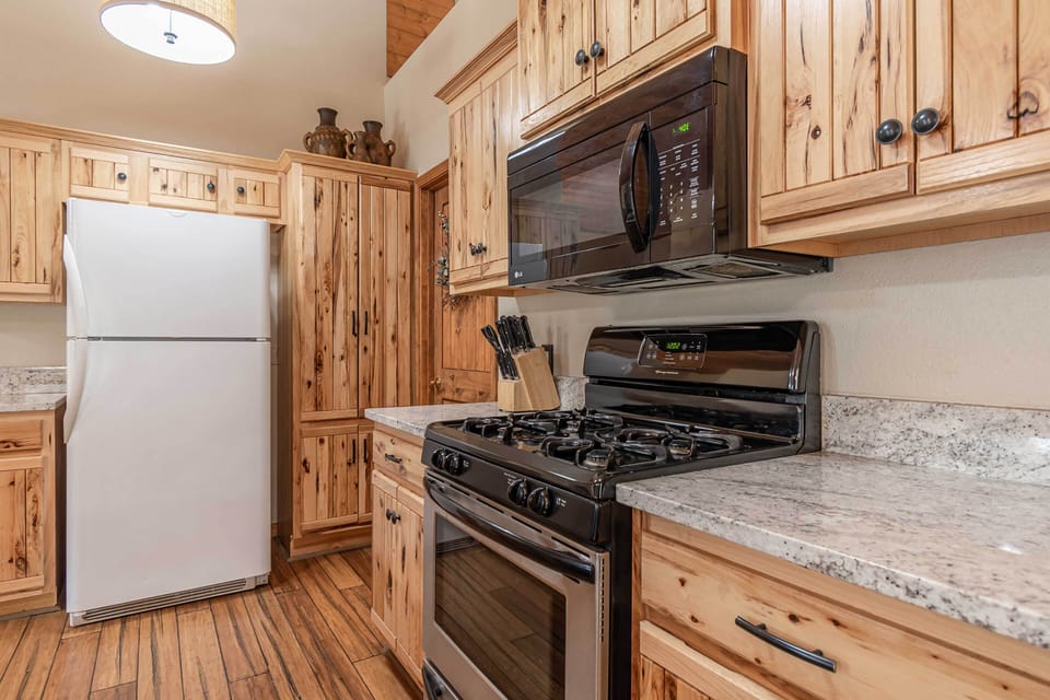 Kitchen | Fully Equipped