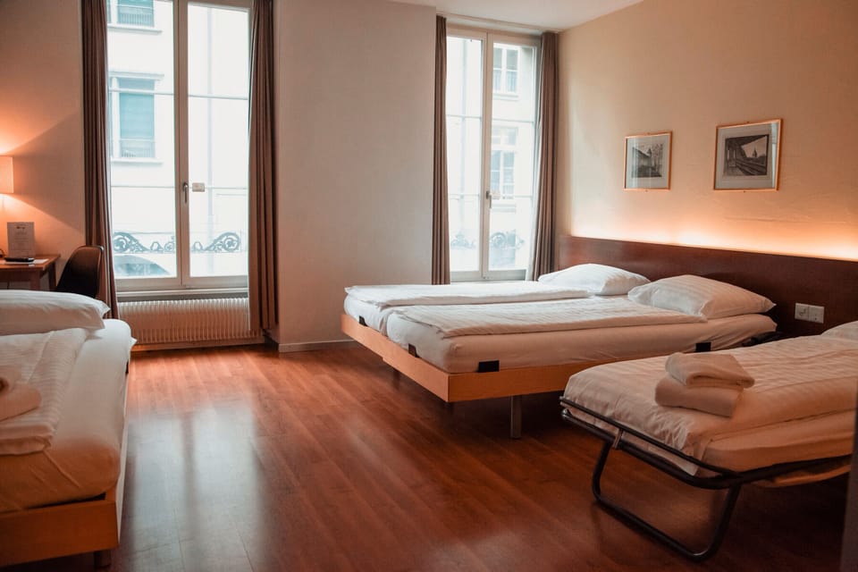 Family Room | Hypo-allergenic bedding available, in-room safe, desk, WiFi (free)