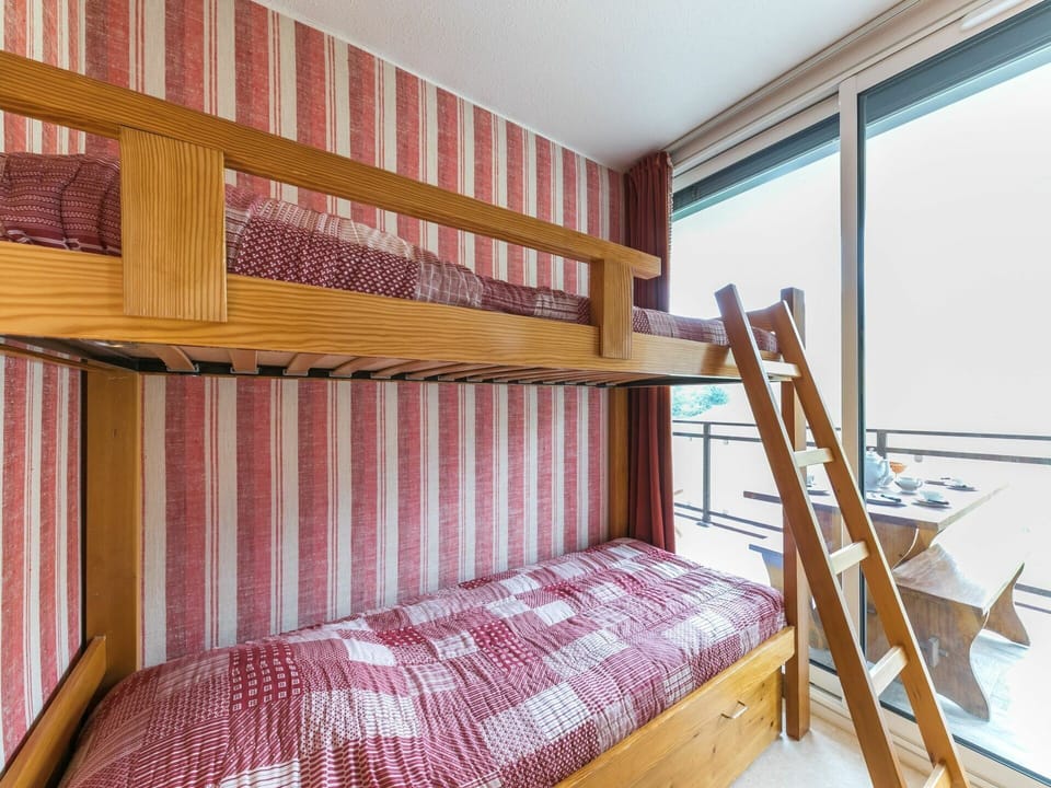 Furniture, Property, Building, Comfort, Wood, Bed Frame, Interior Design, House, Bed, Window Blind