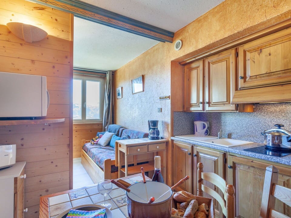 Cabinetry, Property, Furniture, Kitchen Sink, Sink, Countertop, Interior Design, Wood, Floor, Tap