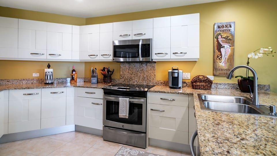 Granite counters, spacious