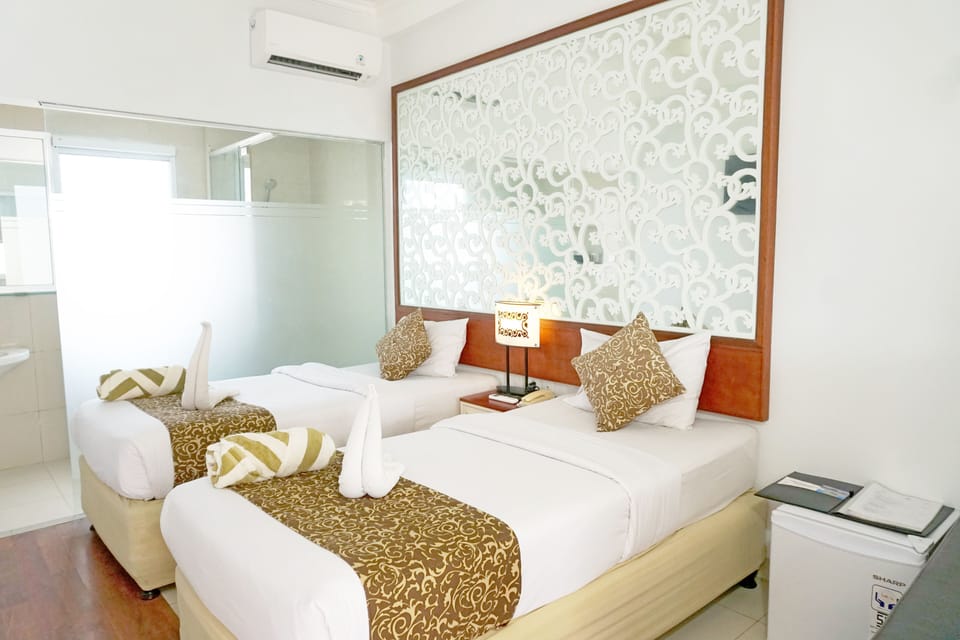Superior Room, Non Smoking | In-room safe, iron/ironing board, free WiFi, bed sheets