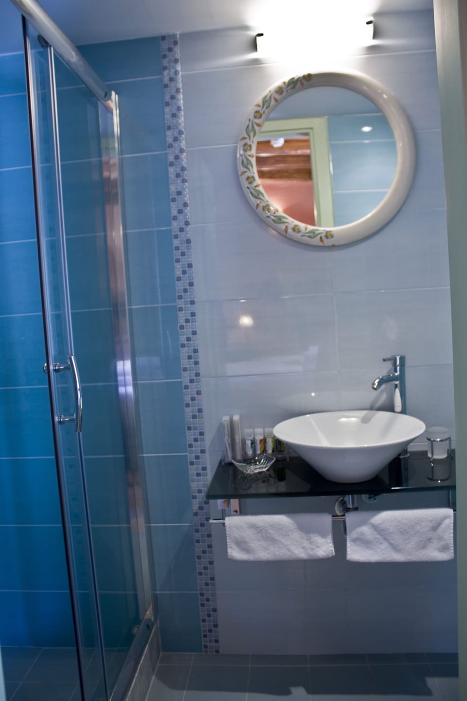 Double Room | Bathroom sink