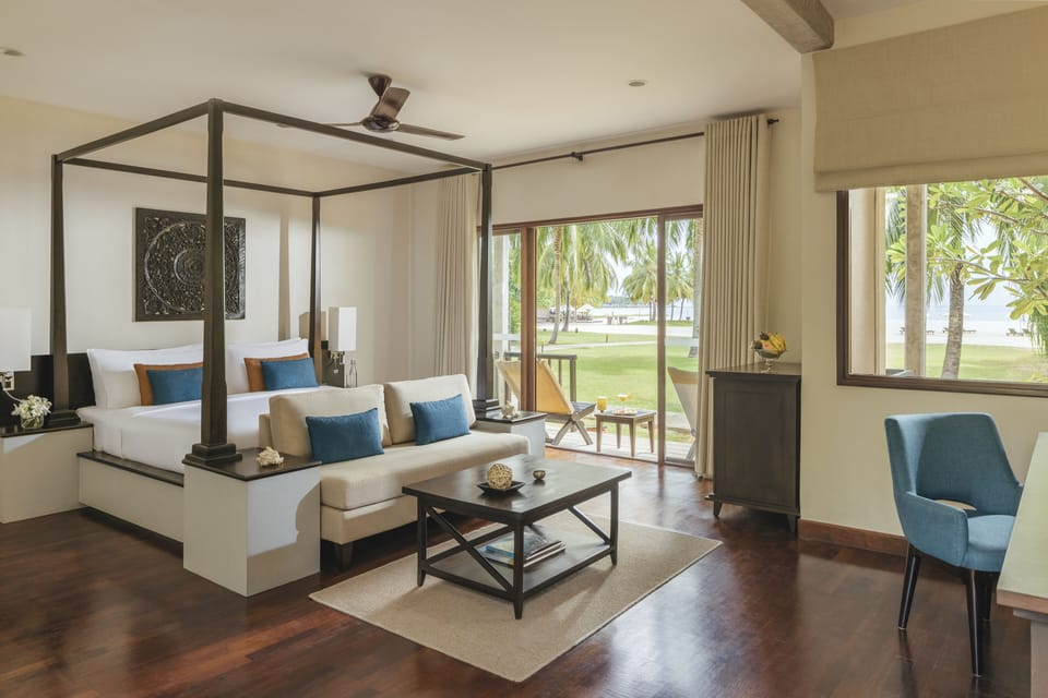 Beach Studio | Egyptian cotton sheets, premium bedding, Tempur-Pedic beds, minibar