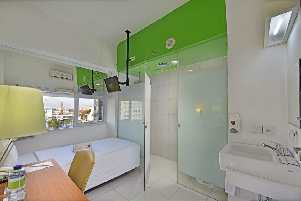 Single Room | Premium bedding, in-room safe, desk, blackout drapes