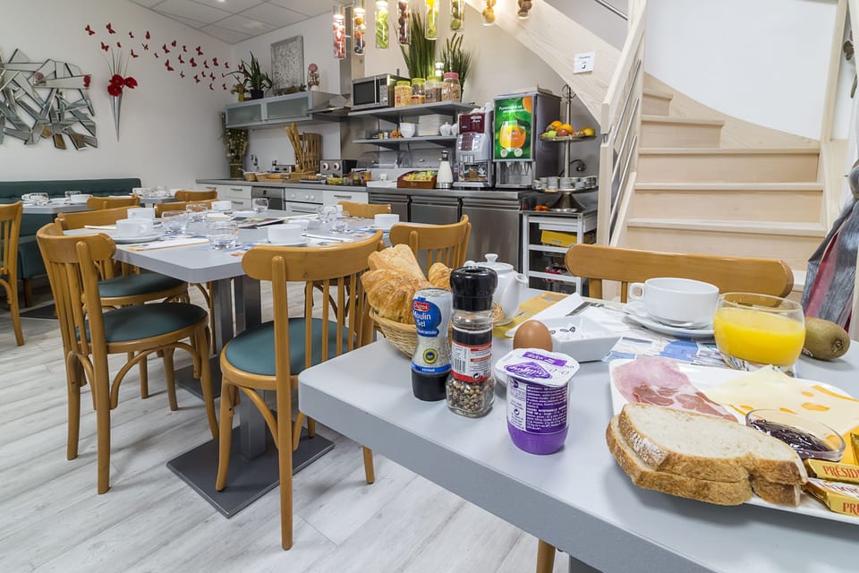 Daily buffet breakfast (EUR 11.50 per person)