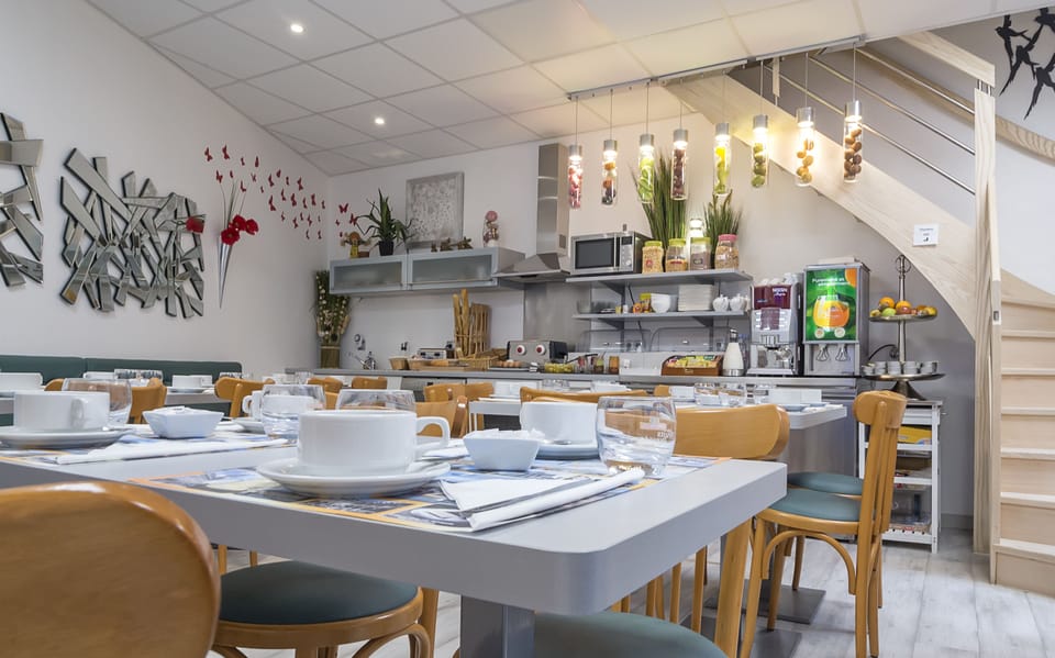 Daily buffet breakfast (EUR 11.50 per person)