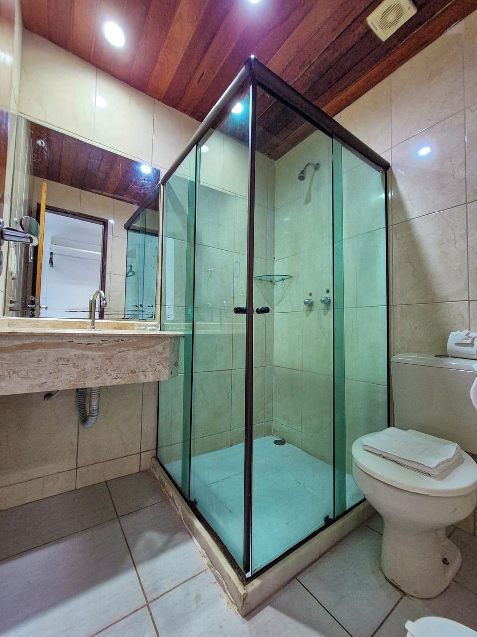 Shower, towels